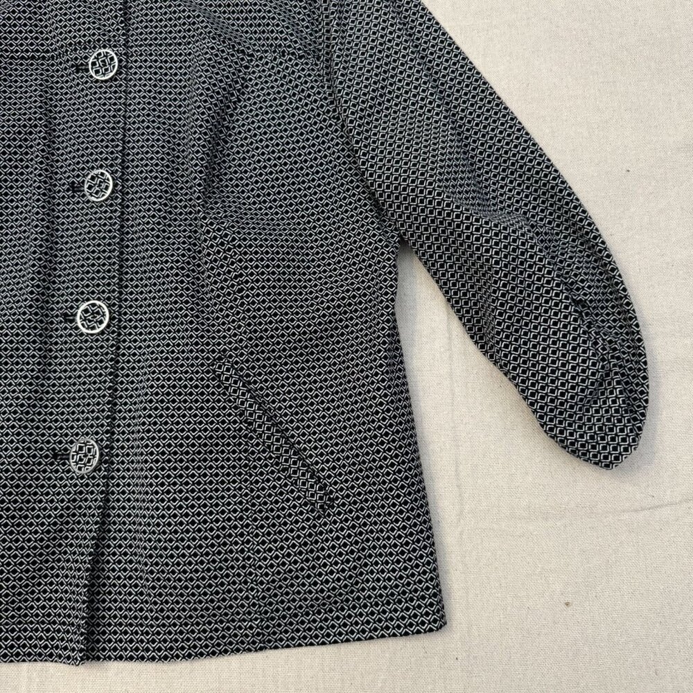 Chicos Black & White Button-Up Jacket Geometric Pattern Ruche Sleeve & Pockets 2 - Picture 6 of 13